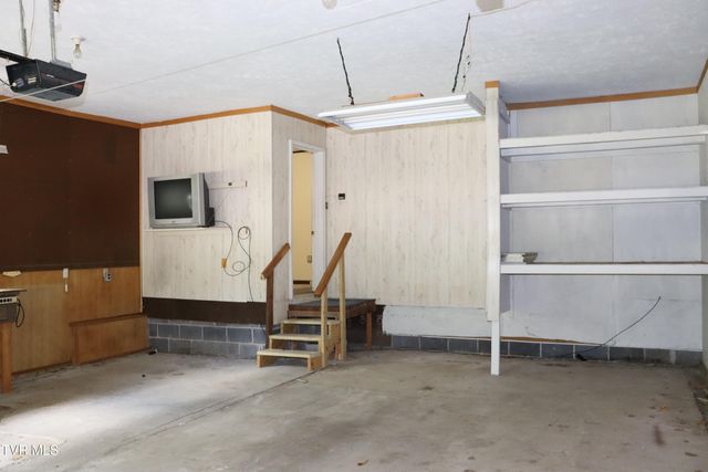111 Cold Springs Drive, Appalachia, VA 24216