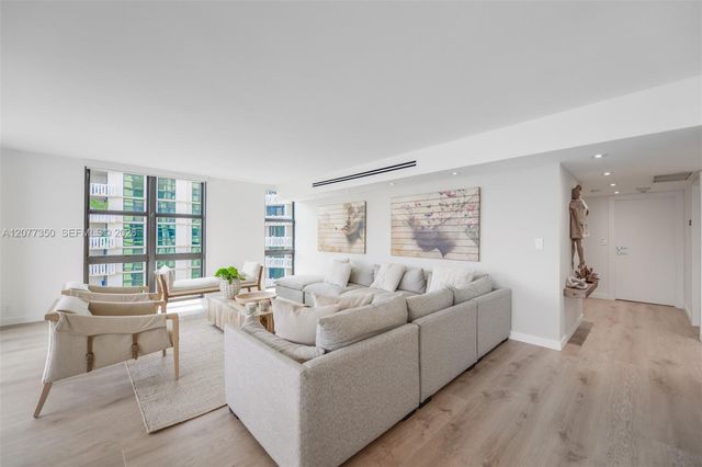 1121 Crandon Boulevard E702, Key Biscayne, FL 33149