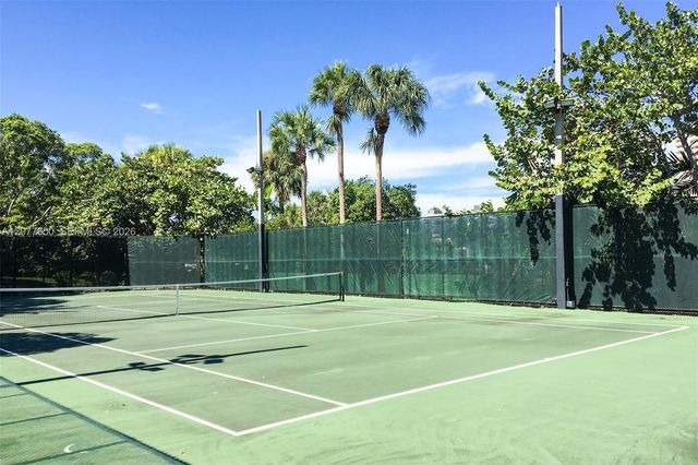 1121 Crandon Boulevard E702, Key Biscayne, FL 33149
