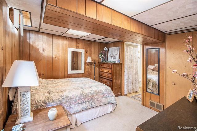 5794 Shetland Way, Waterford, MI 48327