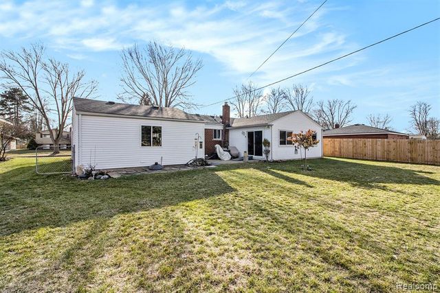 5794 Shetland Way, Waterford, MI 48327