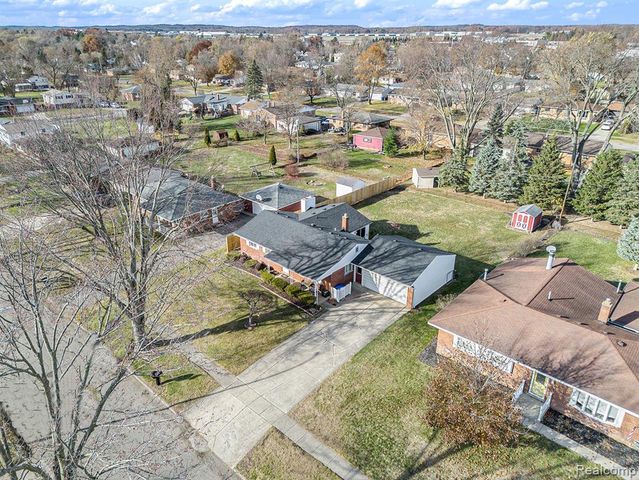 5794 Shetland Way, Waterford, MI 48327