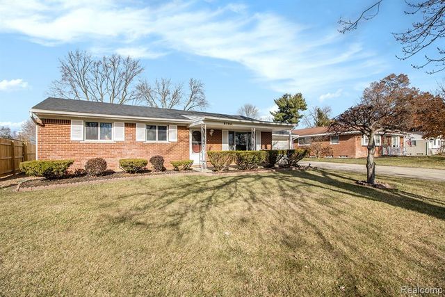 5794 Shetland Way, Waterford, MI 48327