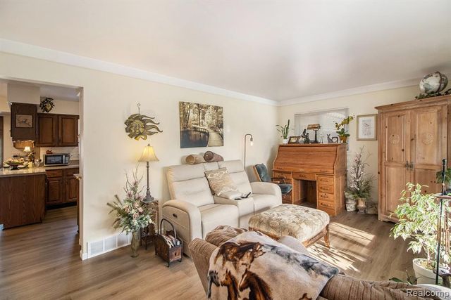 5794 Shetland Way, Waterford, MI 48327