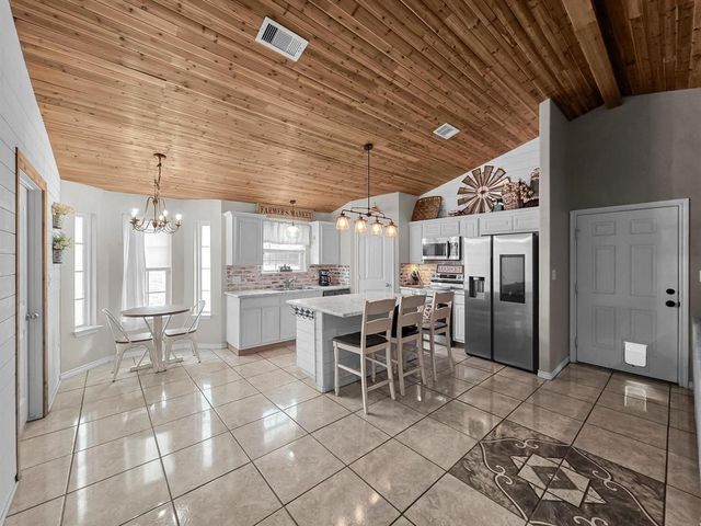 214 County Road 4632, Spurger, TX 77660