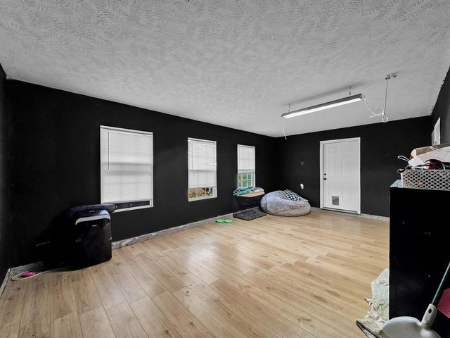 214 County Road 4632, Spurger, TX 77660