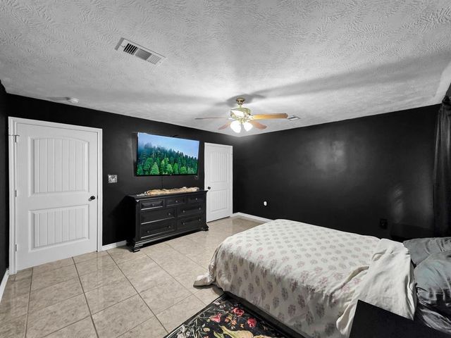 214 County Road 4632, Spurger, TX 77660