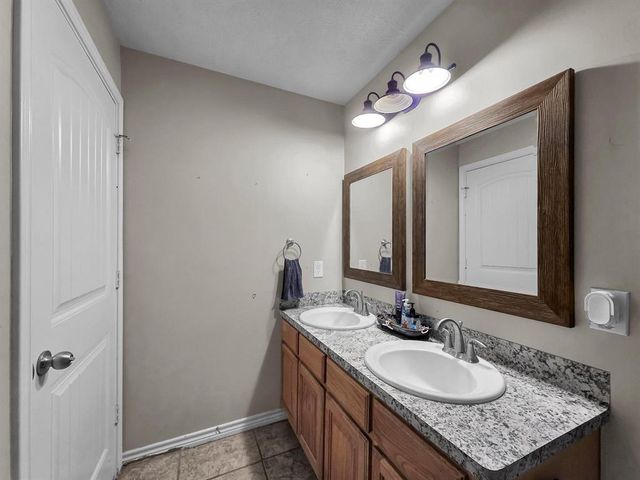 214 County Road 4632, Spurger, TX 77660