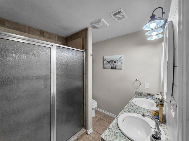 214 County Road 4632, Spurger, TX 77660