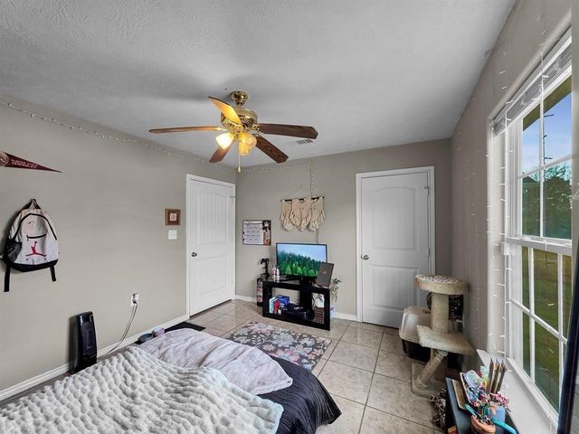 214 County Road 4632, Spurger, TX 77660