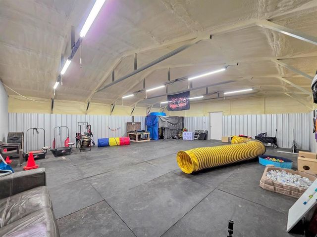 214 County Road 4632, Spurger, TX 77660