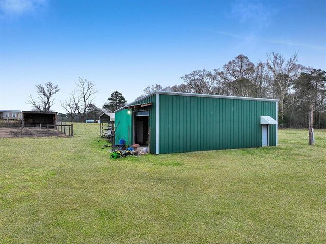 214 County Road 4632, Spurger, TX 77660