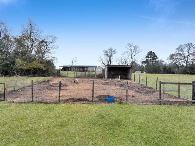 214 County Road 4632, Spurger, TX 77660