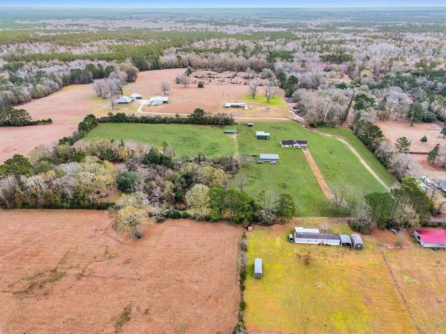 214 County Road 4632, Spurger, TX 77660