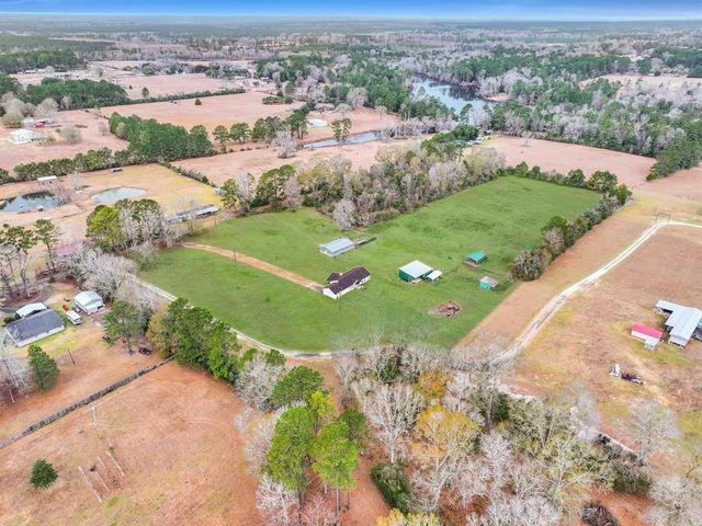 214 County Road 4632, Spurger, TX 77660