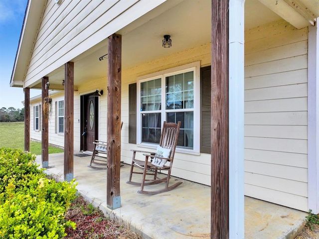 214 County Road 4632, Spurger, TX 77660