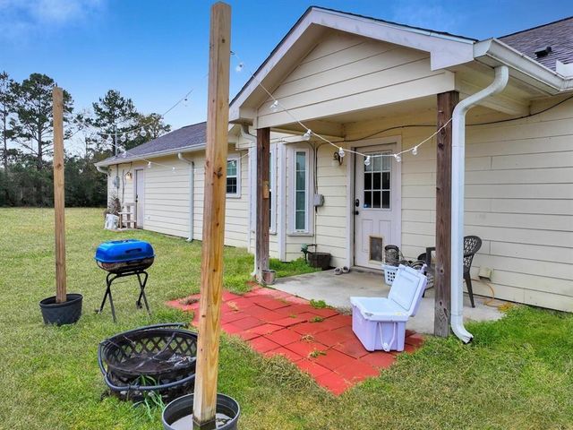 214 County Road 4632, Spurger, TX 77660