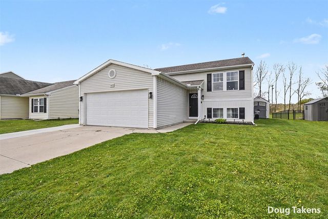 6479 Kodiak Drive, Alto, MI 49302