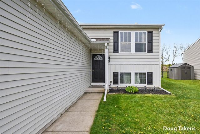 6479 Kodiak Drive, Alto, MI 49302