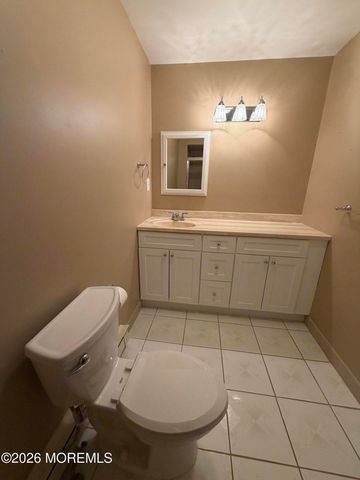 218 Medford Court H, Manalapan, NJ 07726