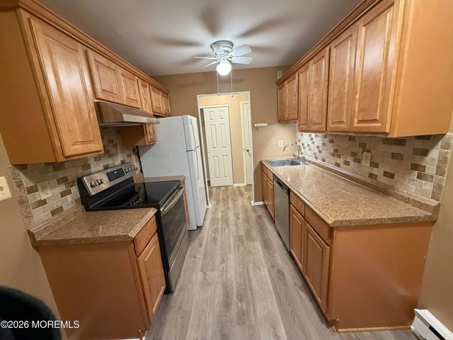 218 Medford Court H, Manalapan, NJ 07726