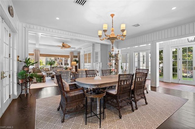 1800 Gordon DR, Naples, FL 34102