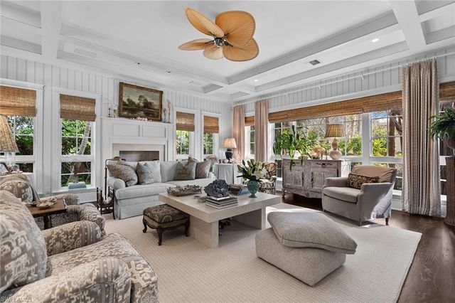 1800 Gordon DR, Naples, FL 34102