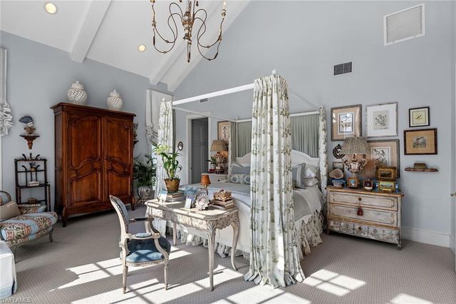 1800 Gordon DR, Naples, FL 34102