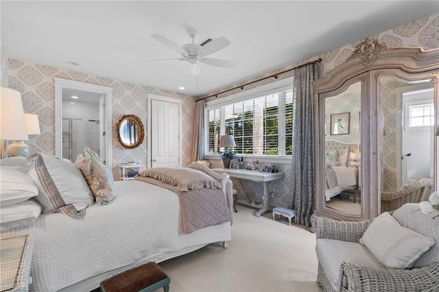 1800 Gordon DR, Naples, FL 34102