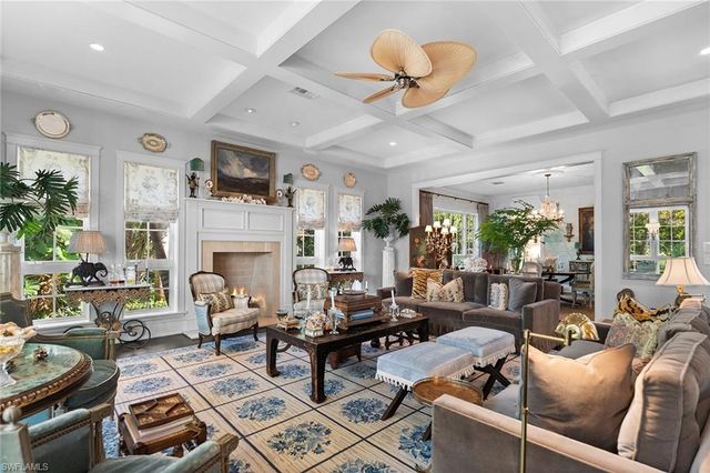 1800 Gordon DR, Naples, FL 34102