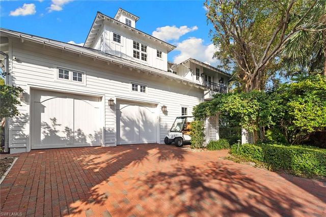 1800 Gordon DR, Naples, FL 34102