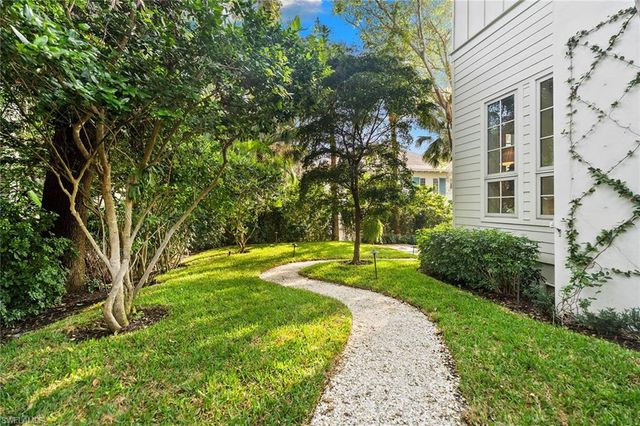 1800 Gordon DR, Naples, FL 34102