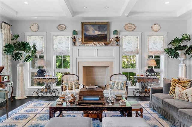 1800 Gordon DR, Naples, FL 34102