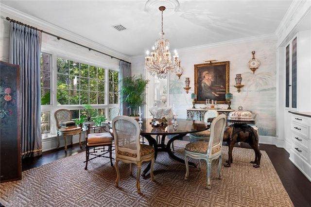 1800 Gordon DR, Naples, FL 34102