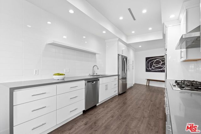 8755 Shoreham Drive 400, West Hollywood, CA 90069