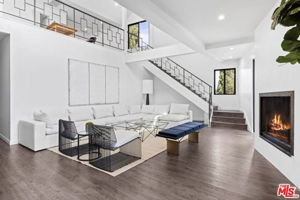 8755 Shoreham Drive 400, West Hollywood, CA 90069
