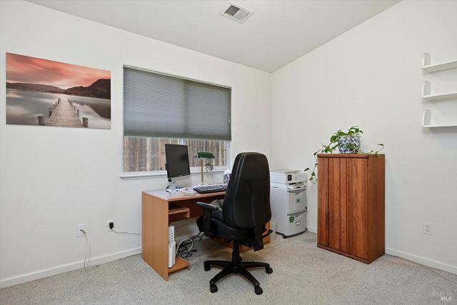 1256 Pear Tree Ln, Napa, CA 94558