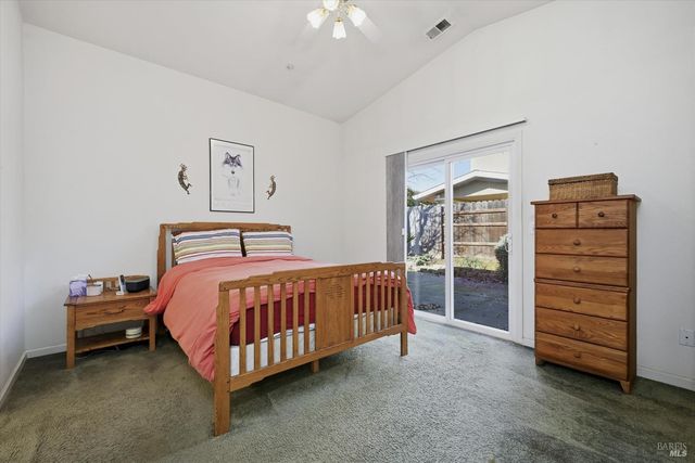 1256 Pear Tree Ln, Napa, CA 94558