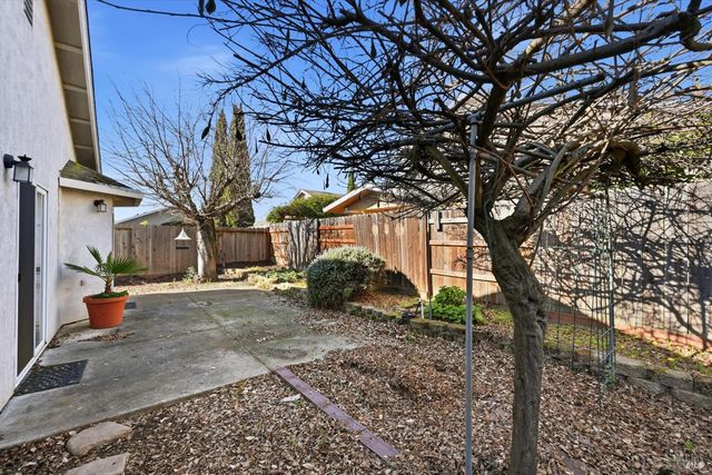 1256 Pear Tree Ln, Napa, CA 94558