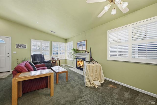 1256 Pear Tree Ln, Napa, CA 94558