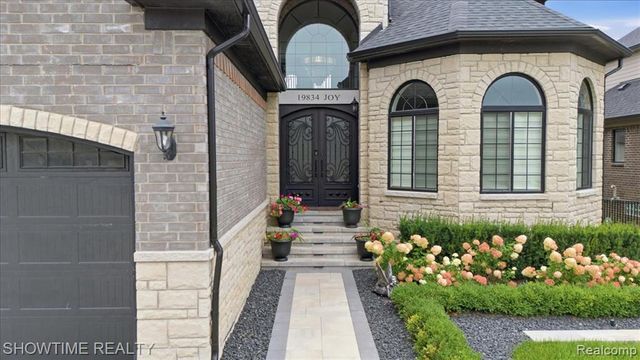 19834 Joy Drive, Macomb, MI 48042