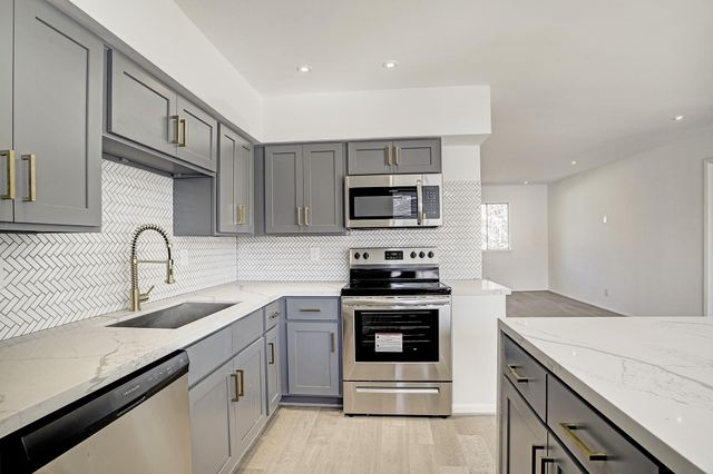 4040 San Felipe Street 253, Houston, TX 77027