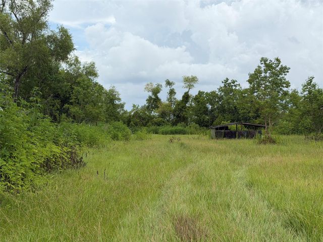 1597 Fm 686, Dayton, TX 77535