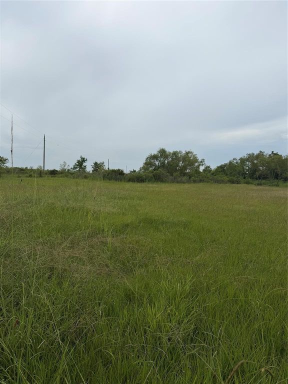 1597 Fm 686, Dayton, TX 77535
