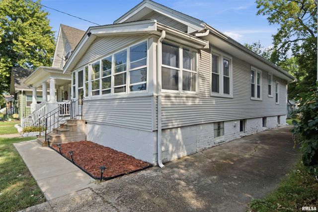 1921 W CLARKE Avenue, West Peoria, IL 61604