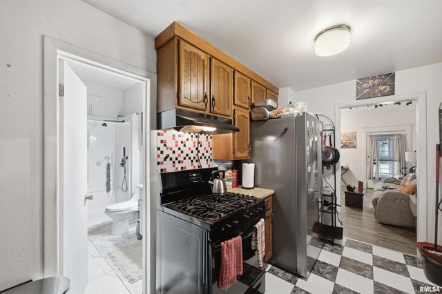 1921 W CLARKE Avenue, West Peoria, IL 61604