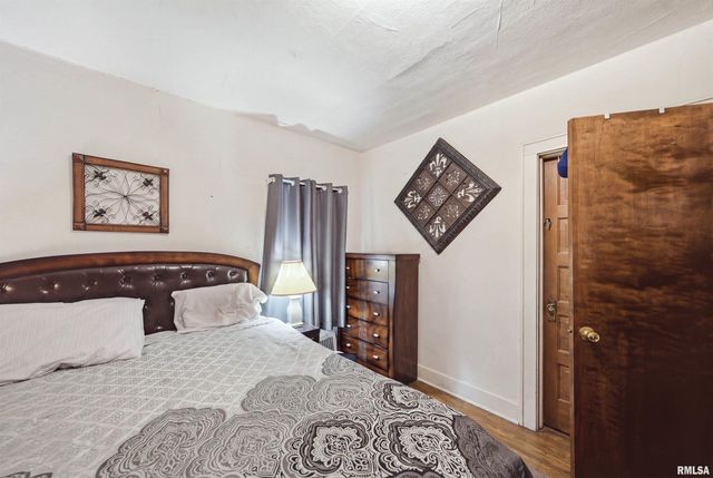 1921 W CLARKE Avenue, West Peoria, IL 61604