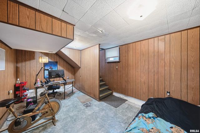 1921 W CLARKE Avenue, West Peoria, IL 61604