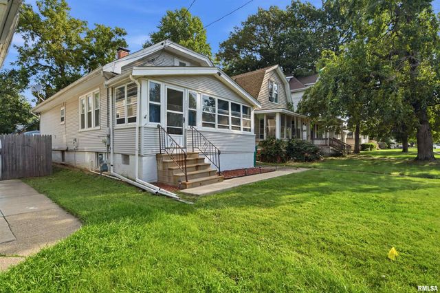 1921 W CLARKE Avenue, West Peoria, IL 61604