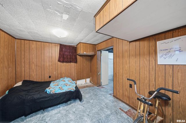 1921 W CLARKE Avenue, West Peoria, IL 61604